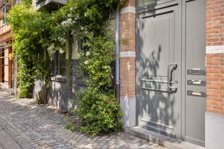 This move-in ready ground-floor apartment with 1 bedroom is located in the center of Mechelen and offers a perfect combination of comfort,...