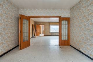 In de Engelstraat te Ichtegem stellen we u deze te renoveren woning voor, gelegen op een goed bereikbare locatie met een vlotte verbinding naar...