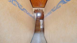 Groot huis met drie volwaardige bouwlagen en een zongerichte stadstuin in het centrum van Heist-aan-Zee. Deze woning is te renoveren maar...