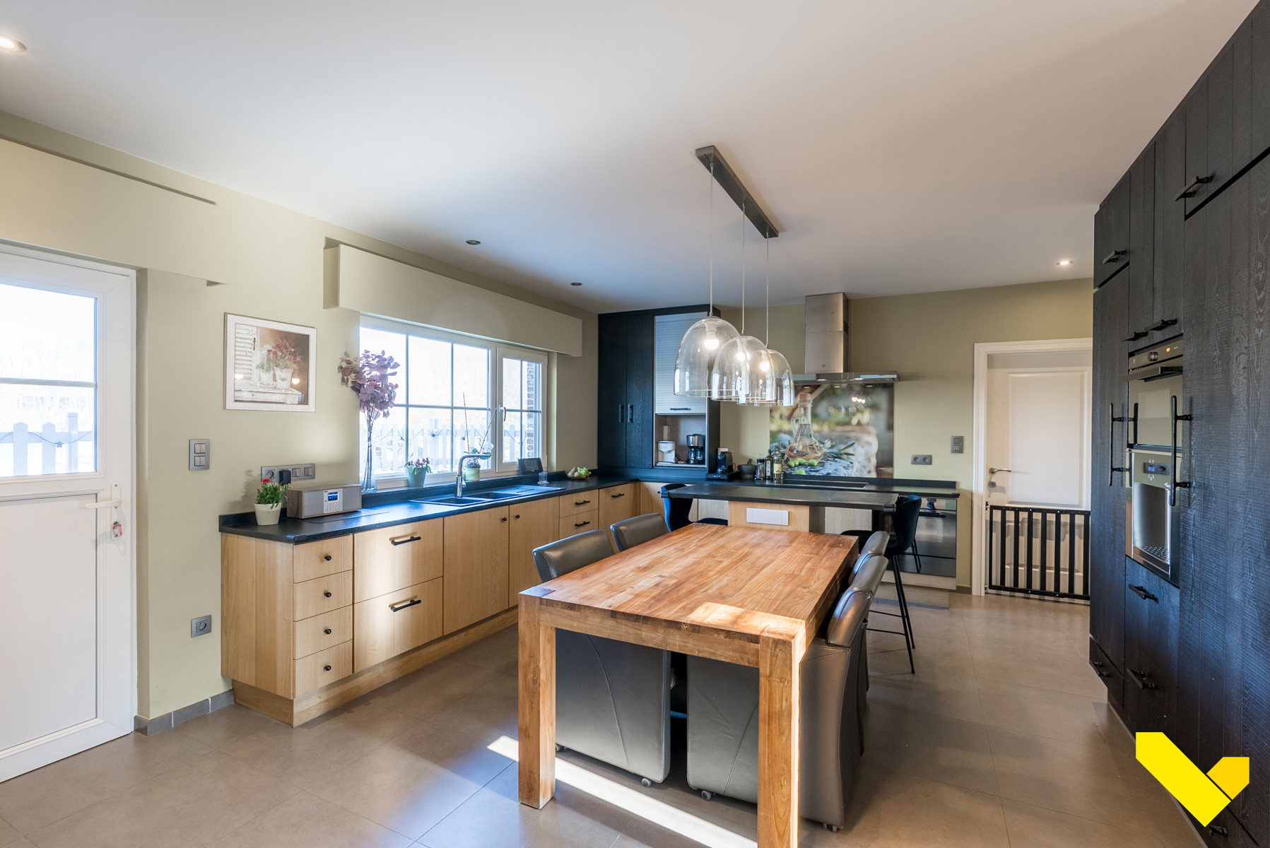 Ruime woning met grote tuin en achterliggende landbouwgrond - foto 5