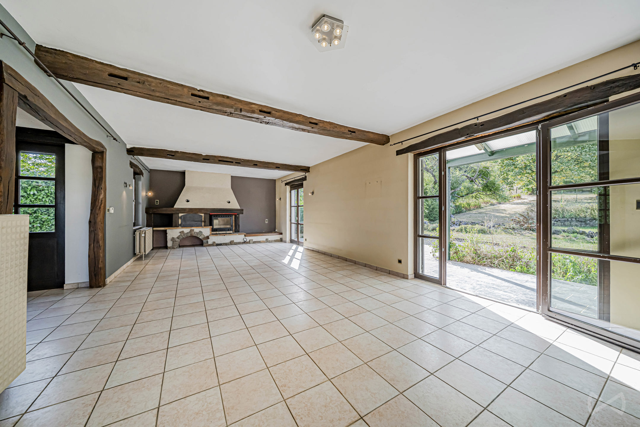 Ruim en licht huis met 3 slaapkamers op het platteland - foto 5