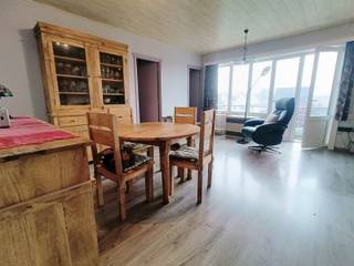<p><span>Klein maar gezellig appartement gelegen op de tweede verdieping (zonder lift) in residentie DACOR, vlakbij het centrum van De Haan en op wandelafstand van het strand.</span></p><p><span>Het appartement bestaat uit een woonkamer met open keuken, slaapkamer, berging/bureau en een ruime, ondergrondse parkeerplaats!</span></p>