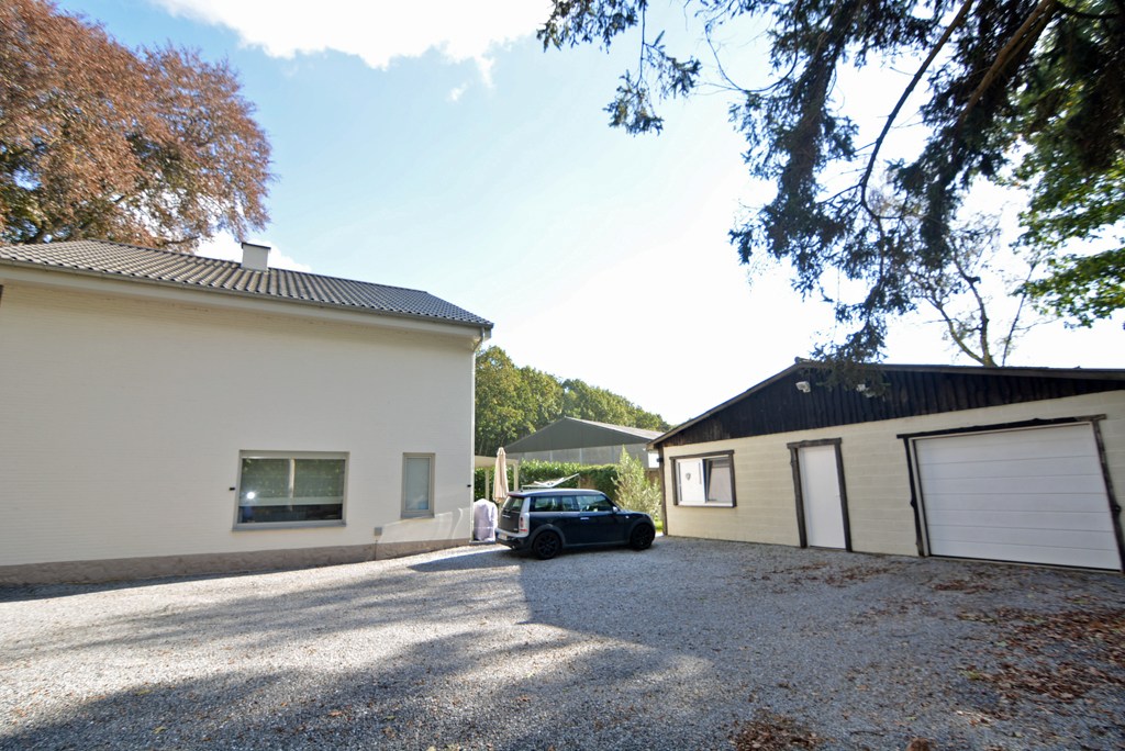Vrijstaande, energiezuinige woning met 4 slpk en garage op een perceel van 25 a. - foto 4