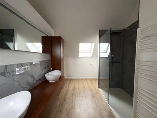 OUDENAARDE - Bent u op zoek naar een ruim appartement in centrum Oudenaarde?Dan is dit pand misschien wel iets voor u! De belangrijkste kenmerken in...