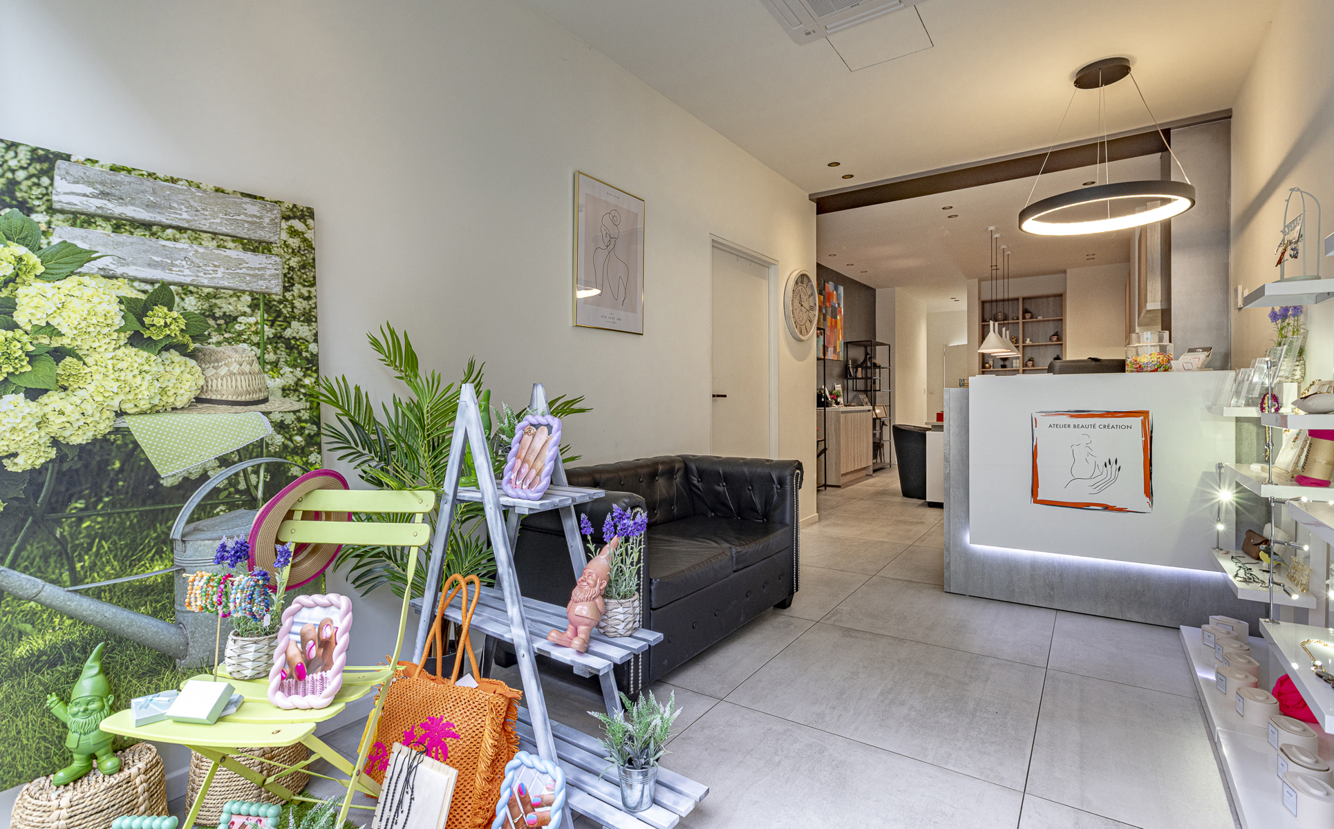 Prachtig handelsgelijkvloers met terras en tuin - foto 3