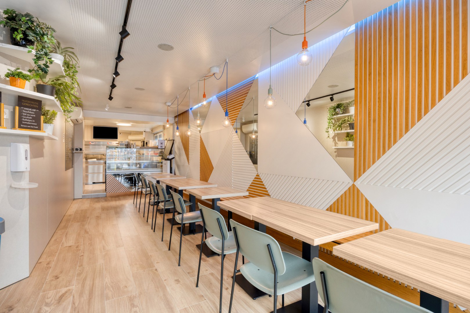 Opbrengsteigendom met handelspand en 3 appartementen te koop in Heverlee op een super ligging! - foto 3