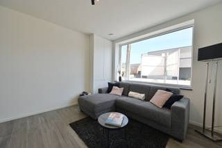 Deze volledig gerenoveerde woning combineert het karakter van een charmante woning uit de jaren ’50 met het comfort en de energiezuinigheid van...