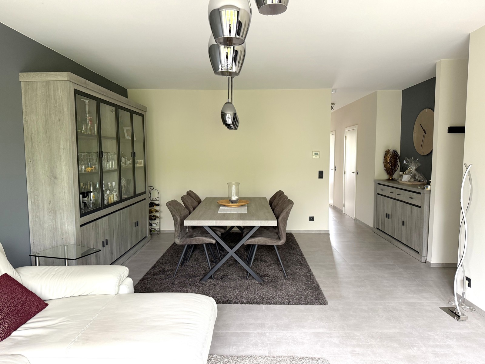 Ruim gerenoveerd appartement met garagebox te huur! - foto 2