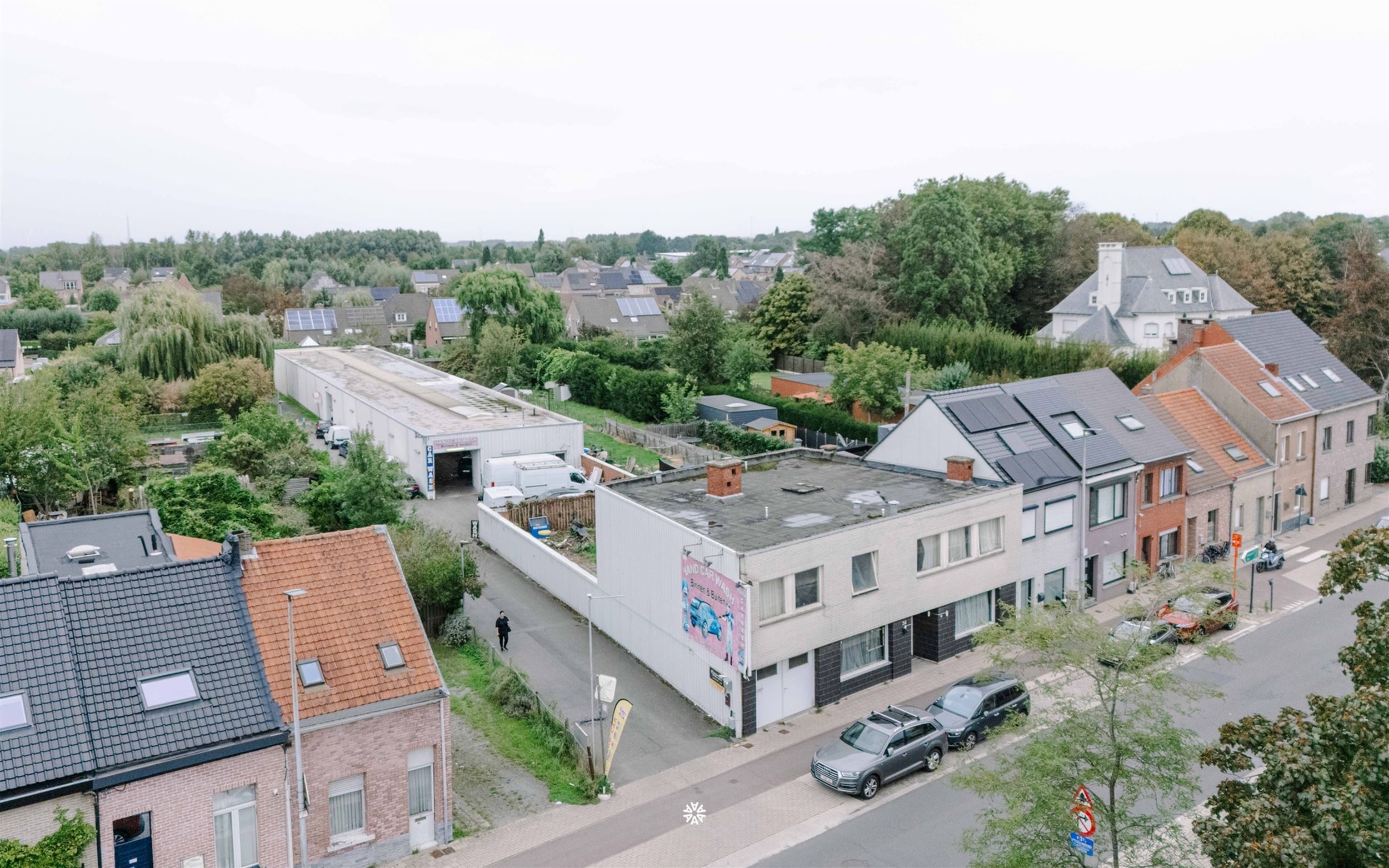 Ruime woning met achterliggend magazijn centrum Sint-Niklaas - foto 1
