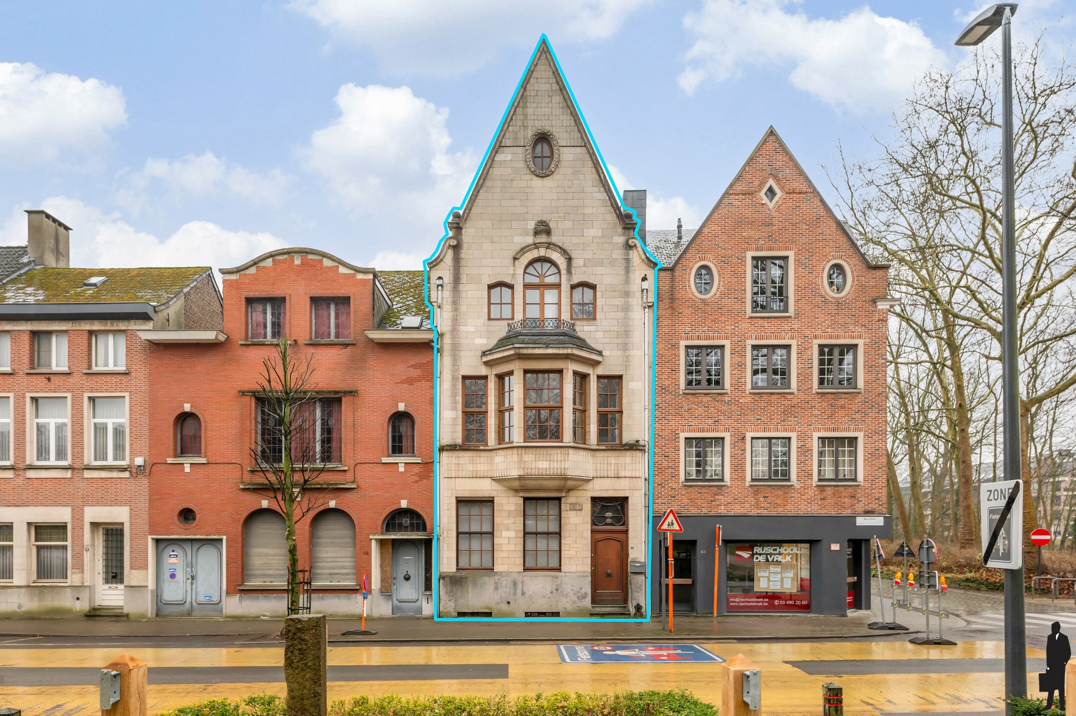 Unieke herenwoning met 4 slk en tuin op een top ligging te Lier. - foto 1