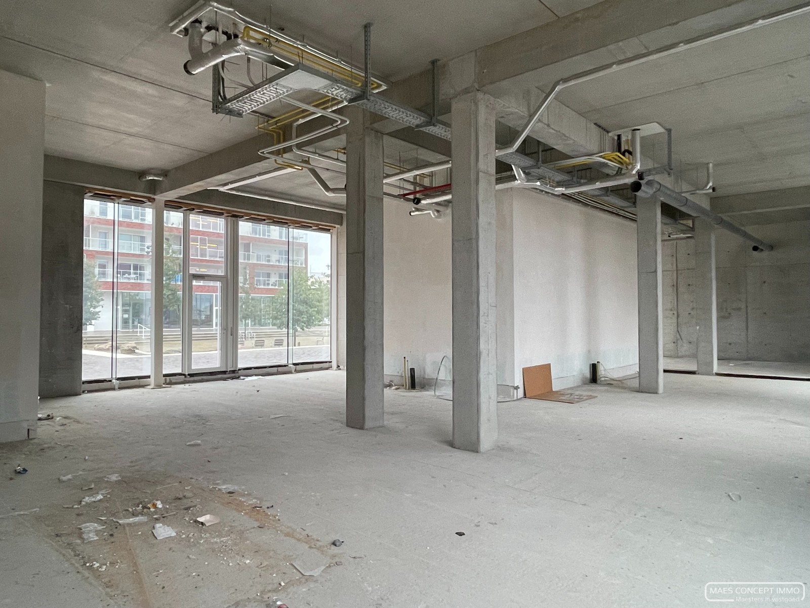 Laatste casco handelsruimte te koop centrum Zwevegem - photo 3