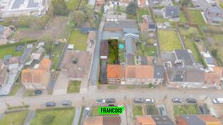 Ontdek deze halfopen woning met zeer veel potentieel op een rustige ligging in Gistel. Met een bewoonbare oppervlakte van 168 m² op een perceel...