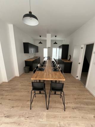 bruxelles.ouest@weinvest.be | 02 315 77 22 We Invest biedt exclusief deze ruime eengezinswoning aan, perfect voor een woonproject of een...