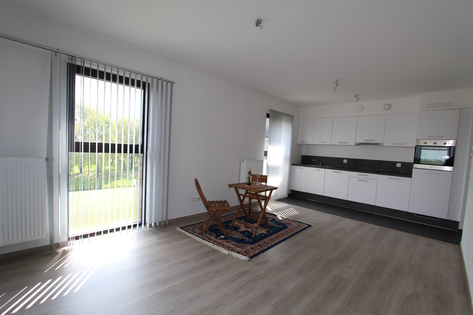 Modern appartement met ruim terras + autostaanplaats, rustige ligging in randstad Tongeren - foto 4