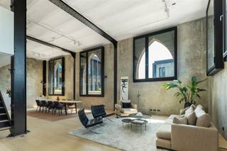 Loft exclusif d'environ 270m² avec terrasse privée d'environ 18m² dans le projet Kanaal van Axel Vervoordt Ce loft unique en duplex avec une...