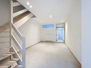 Cette maison spacieuse et entièrement rénovée avec trois chambres complètes et un agréable jardin est située dans la Maaltebruggestraat. Une...