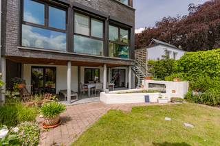 Spacious home with sunny garden, large terrace and garage in a quiet cul-de-sac in Bruges (Sint-Michiels)This charming home in Bruges offers...