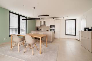 Luxueus lichtrijk hoekappartement met zicht op BuitendijleDit luxueuze driegevel appartement bevindt zich op de vierde verdieping in de recente...