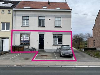 Super goed gelegen gelijkvloers appartement met tuintje nabij Leuven! Vanuit de centrale inkomhal loop je binnen in de ruime leefruimte met...