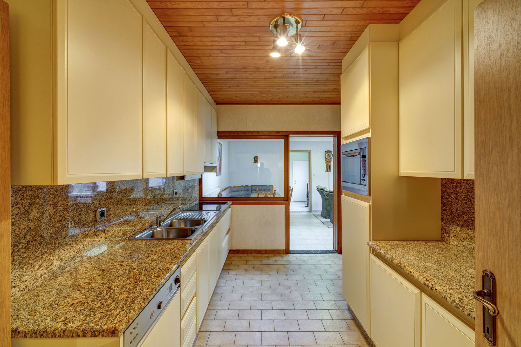 Ruime woning met drie slaapkamers en zolder in Berlaar - foto 5