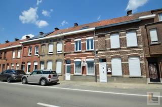 Vastgoedopportuniteit !! Bent u op zoek naar een gehele eigendom met tuin, garage, uitweg en die tevens instapklaar is? Aarzel dan niet om een...