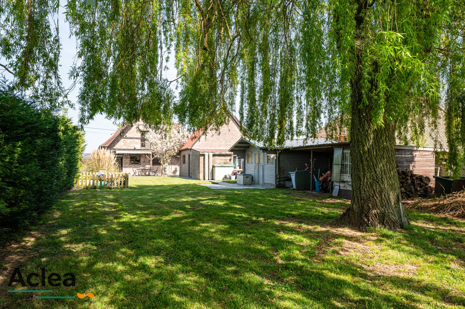 Rustig gelegen villa in landelijke stijl, omgeven door groen en natuur - foto 3