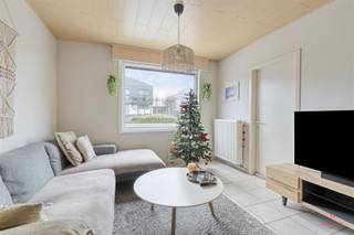 Ruime woning op rustige, landelijke ligging te Deinze.Deze verzorgde woning is gelegen aan de Aaltersesteenweg 64 in Deinze, in een rustige en...