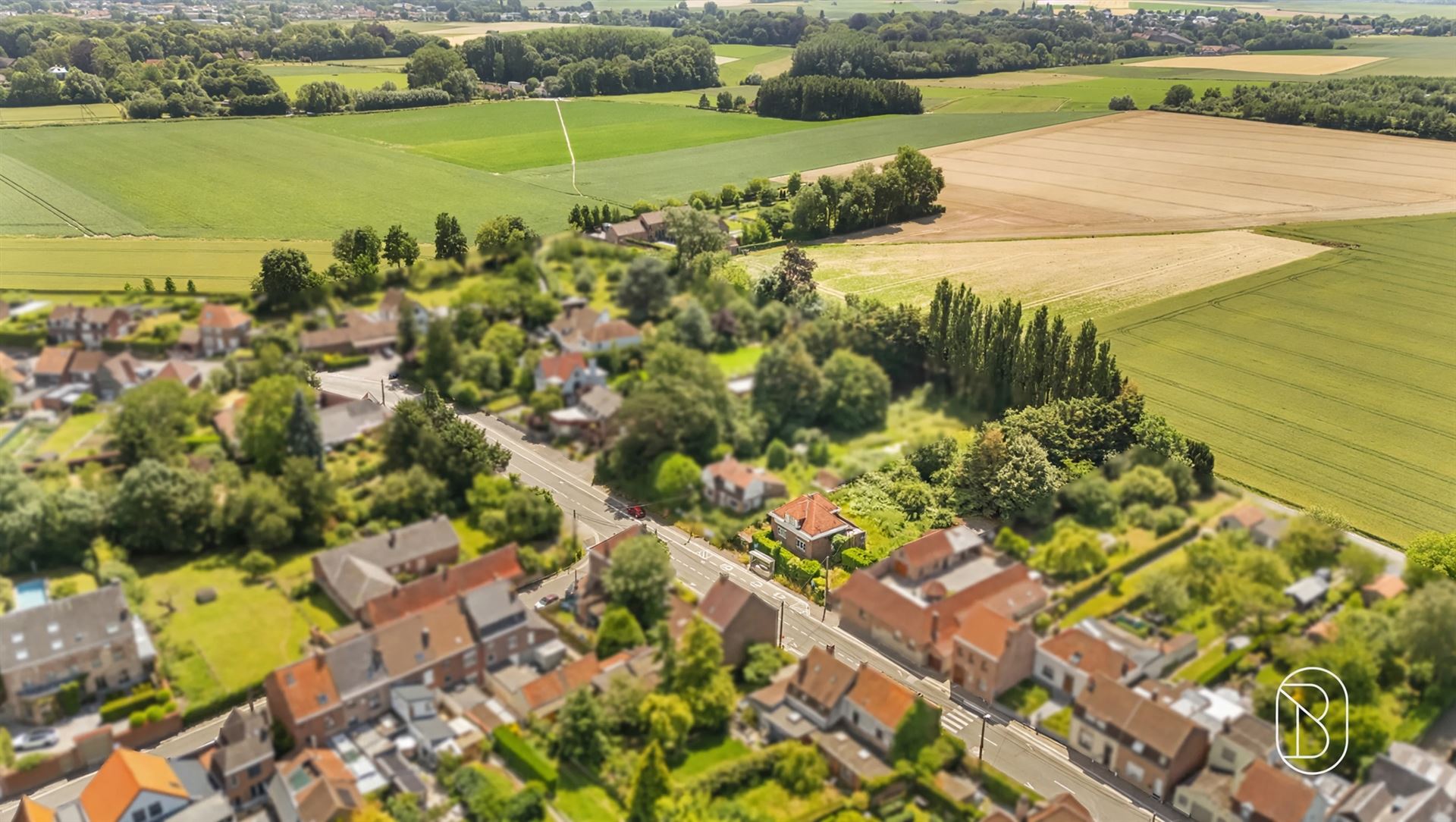 Charmante te renoveren woning, met mooie tuin. - foto 4