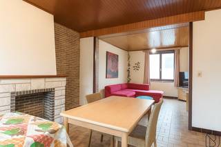 Woning met 2 SLK en TUIN (momenteel verhuurd), op wandelafstand van winkels, scholen en openbaar vervoer. INDELING: Gelijkvloers:...