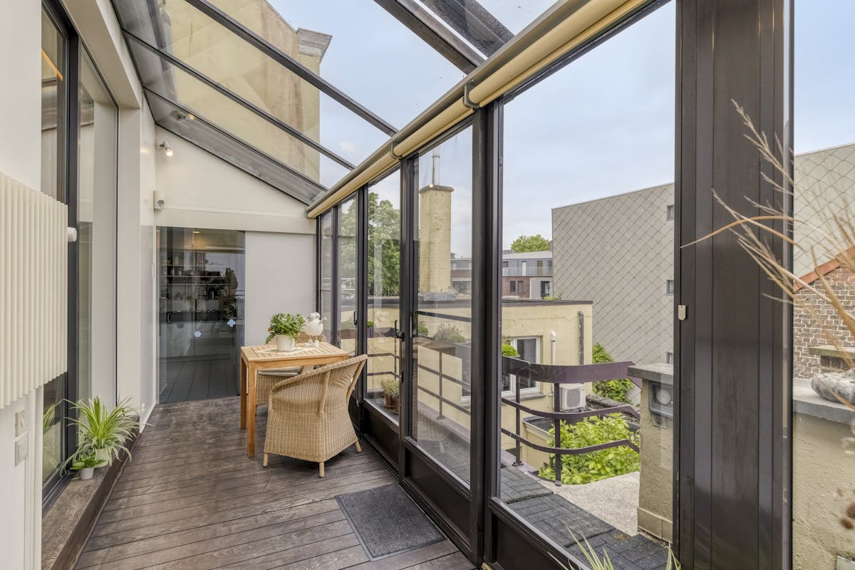 Uniek opbrengsteigendom met dokterswoning en 3 appartementen - foto 3