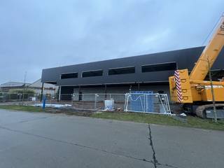 Newly built warehouse for rent in Gavere, conveniently located near the N60 (Ghent-Oudenaarde). The building has a spacious awning that can serve as...