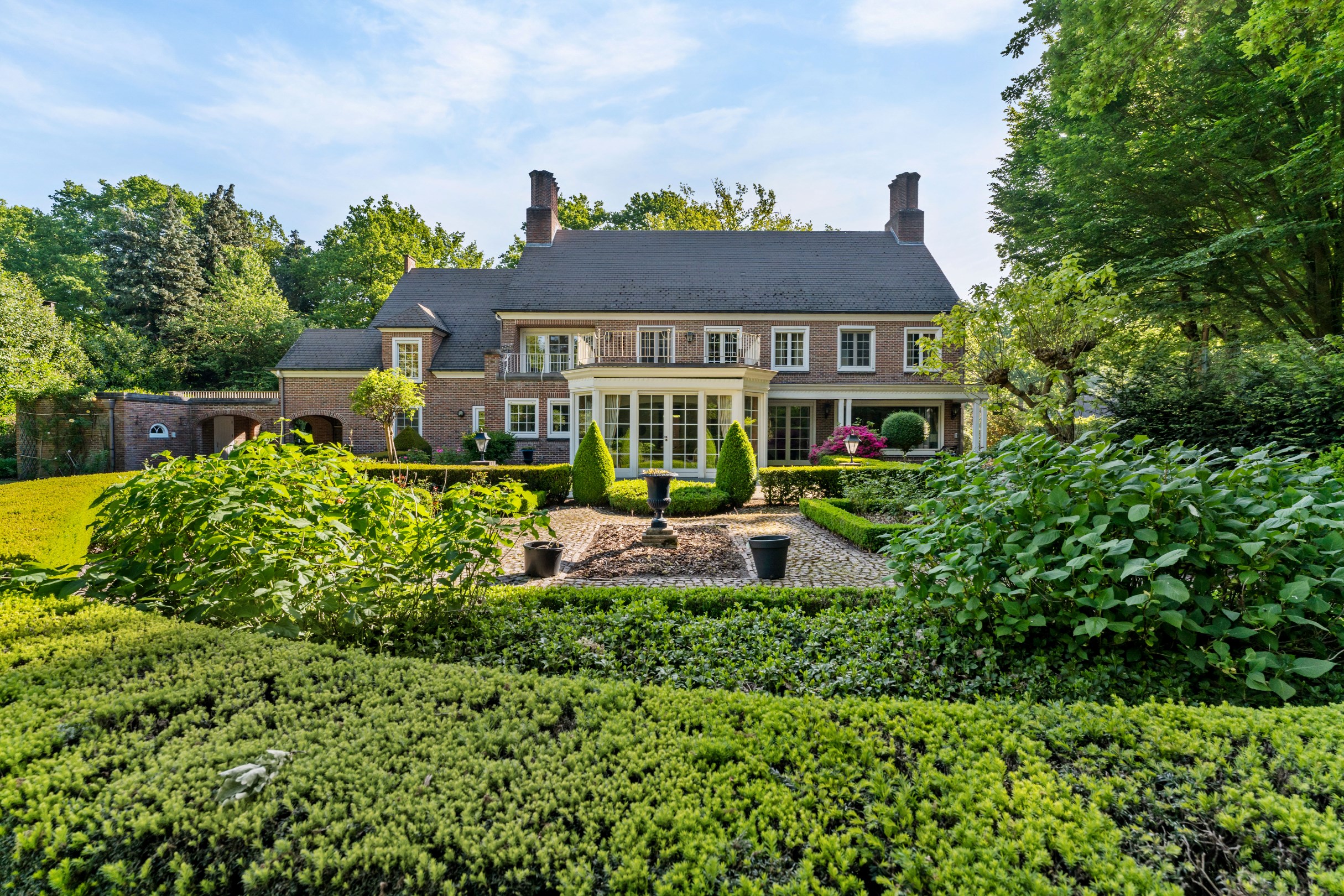 Villa Laporta architecturale avec 5 chambres, 3 salles de bains sur 5.233m². - photo 3