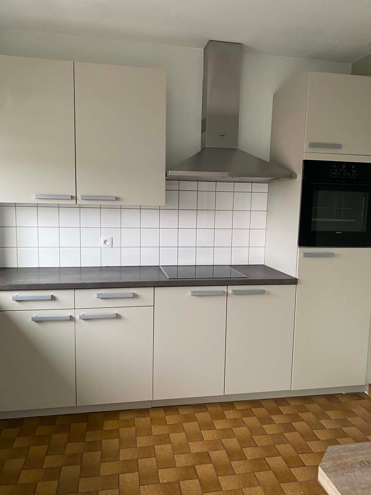 Te Huur – Goedgelegen 2-slaapkamerappartement met terras en garagebox - foto 2