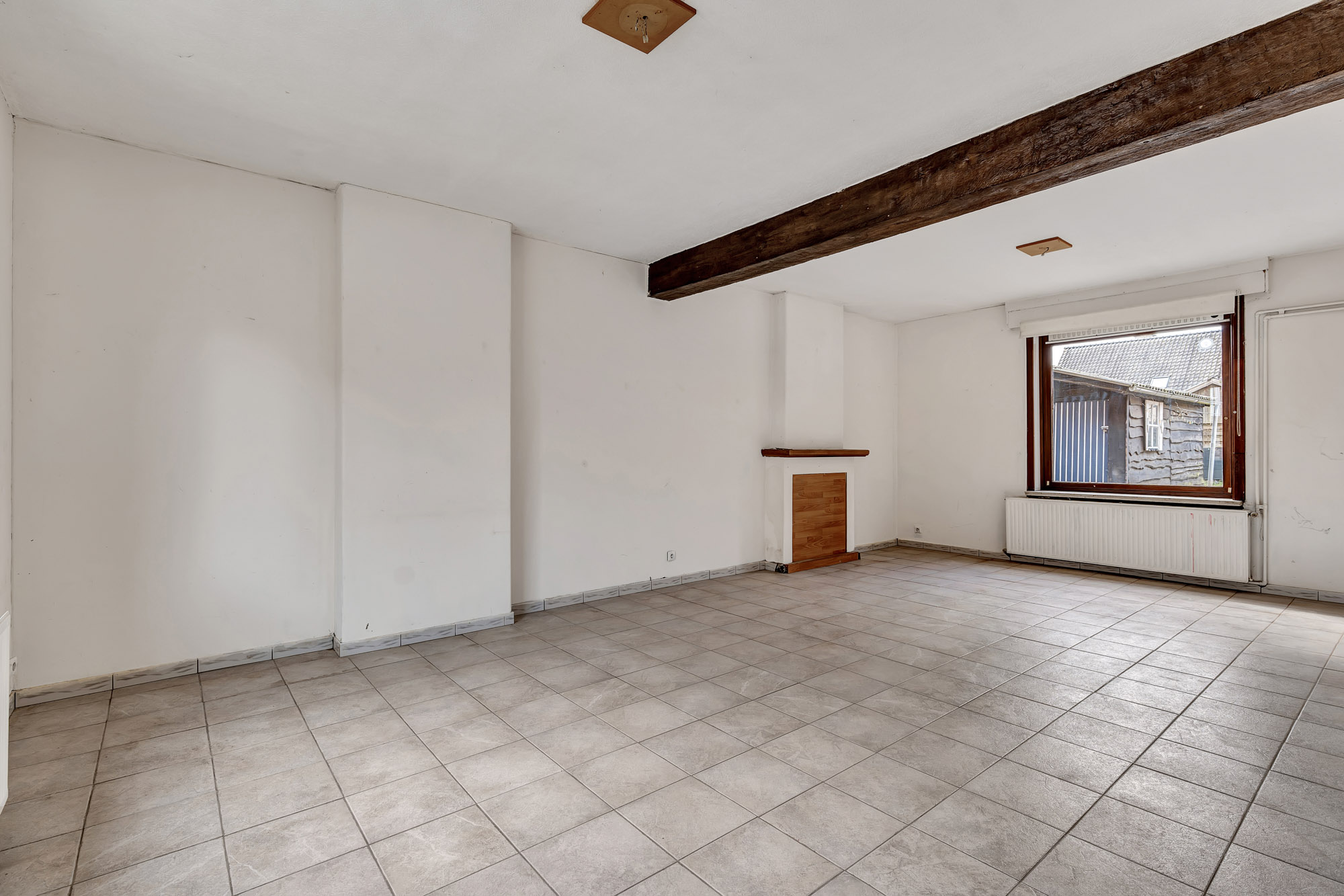 Te renoveren halfopen woning met veel potentieel - foto 4