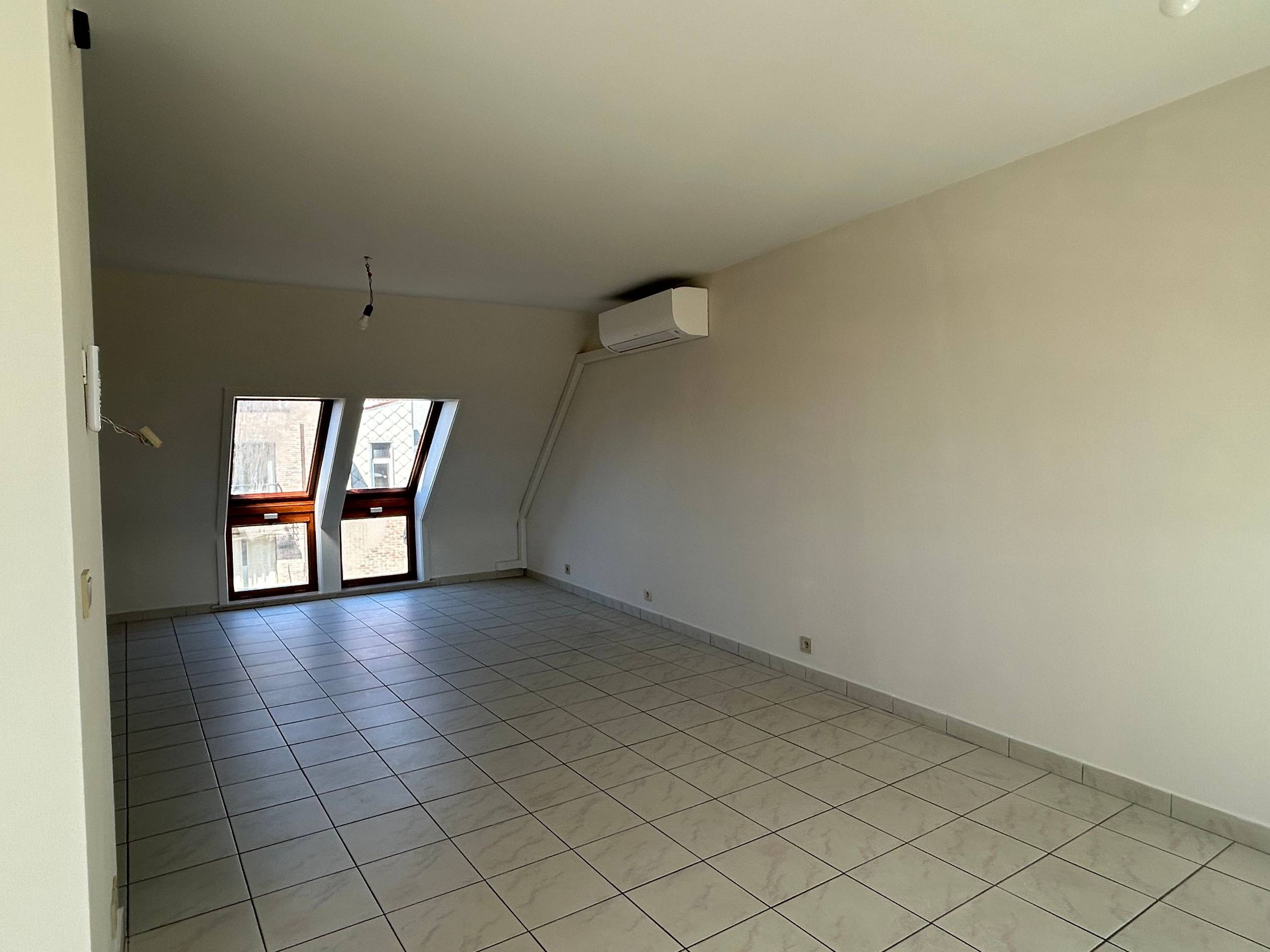 Verrassend ruim appartement met 2 slaapkamers in het centrum van Diksmuide - foto 3