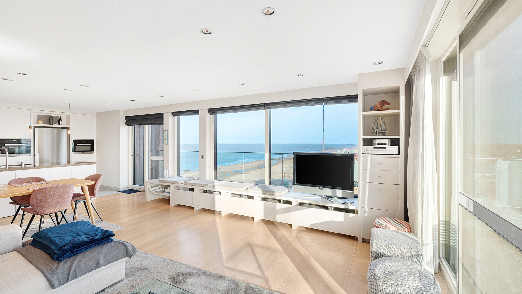 Uitzonderlijke penthouse met panoramisch zicht op zee - foto 1