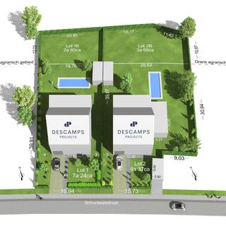 In de charmante deelgemeente Aalbeke kregen we recnt een omgevingsvergunning voor twee exclusieve villakavels. Deze bouwgronden bieden een prachtig, open zicht zowel aan de voor- als achterzijde – ideaal voor wie houdt van ruimte, licht en natuur.
De ligging is een absolute troef: rustig en landelijk, maar toch op slechts enkele kilometers van de R8 en E17, wat zorgt voor een vlotte verbinding naar Kortrijk en omliggende steden.
Kopers hebben volledige vrijheid: bouwen wanneer ze willen, en met wie ze willen. De omgevingsvergunning wordt verwacht in het voorjaar van 2026 – perfect om in alle rust plannen te maken voor uw droomwoning. De cabine aan de rechterzijde zal binnenkort worden witgeverfd en zorgvuldig worden opgefrist.
Interesse? Neem gerust contact op voor meer informatie. 0478226901