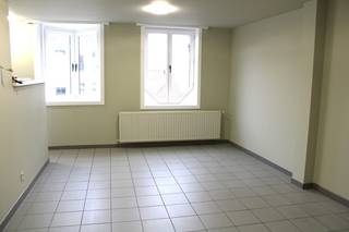 Dit aangenaam tweeslaapkamer appartement bevindt zich op de eerste verdieping in het centrum van Sint-Baafs-Vijve op wandelafstand van...