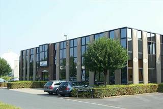 Business Park located in a green environment in the South West of Brussels. Locked park with security system. Restaurant on site. Excellent...