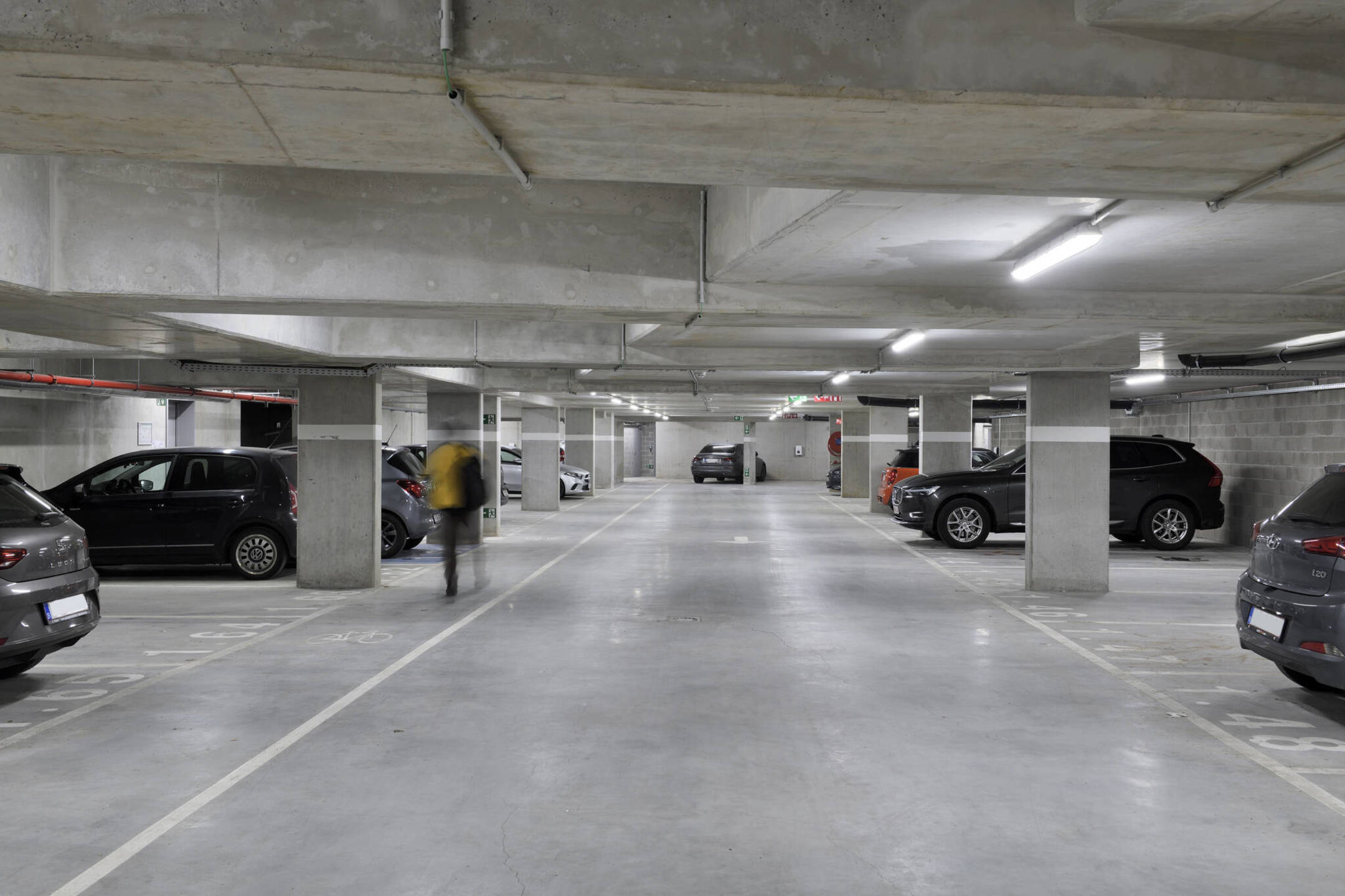 INVESTEREN PARKEERPLAATSEN ! 9 + 1 GRATIS ! Rendement 4,4% ! - foto 1