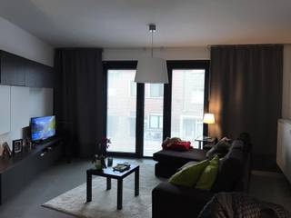<h3>Appartement 1 chambre avec grande terrasse et emplacement de parking souterrain à Kessel-Lo</h3>
<p>Cet agréable appartement d’environ 70 m² est situé au premier étage, juste derrière la gare de Louvain, à la limite de Kessel-Lo. Grâce à son excellente situation, la gare, le centre de Louvain et de nombreux commerces et services sont facilement accessibles.</p>
<p>L’appartement comprend un séjour spacieux avec une cuisine ouverte entièrement équipée. La grande terrasse, située à l’arrière du bâtiment, est accessible depuis la cuisine ainsi que depuis le hall d’entrée et offre une agréable vue sur le jardin commun.</p>
<p>L’appartement dispose également d’une grande chambre, d’une salle de bains avec lavabo et baignoire, d’un WC séparé ainsi que d’un espace de rangement pratique avec raccordement pour une machine à laver.</p>
<p>Un <strong>emplacement de parking souterrain est inclus</strong>.</p>
<p><strong>Loyer :</strong> 1 050 €/mois<br /><strong>Charges communes :</strong> 70 €/mois (provision)<br /><strong>Charges individuelles :</strong> à la charge du locataire<br /><strong>Disponible à partir du :</strong> 1er novembre 2026</p>
<p><br /></p>