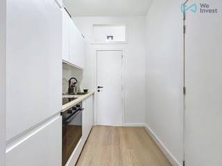 Info en bezichtigingen - 02 315 51 71We Invest heeft het genoegen u deze prachtige, zeer lichte en volledig gerenoveerde studio te presenteren, die...