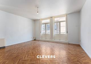 In het stadscentrum resideert dit leuk appartement met terrasje.Indeling: een moderne living met mooie (nieuwe) open keuken en een terrasje die...