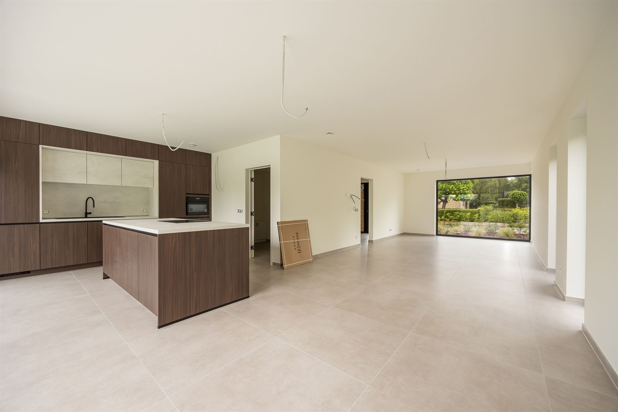 BEN-woning in open bebouwing met 4 kamers, carport en tuin - foto 4