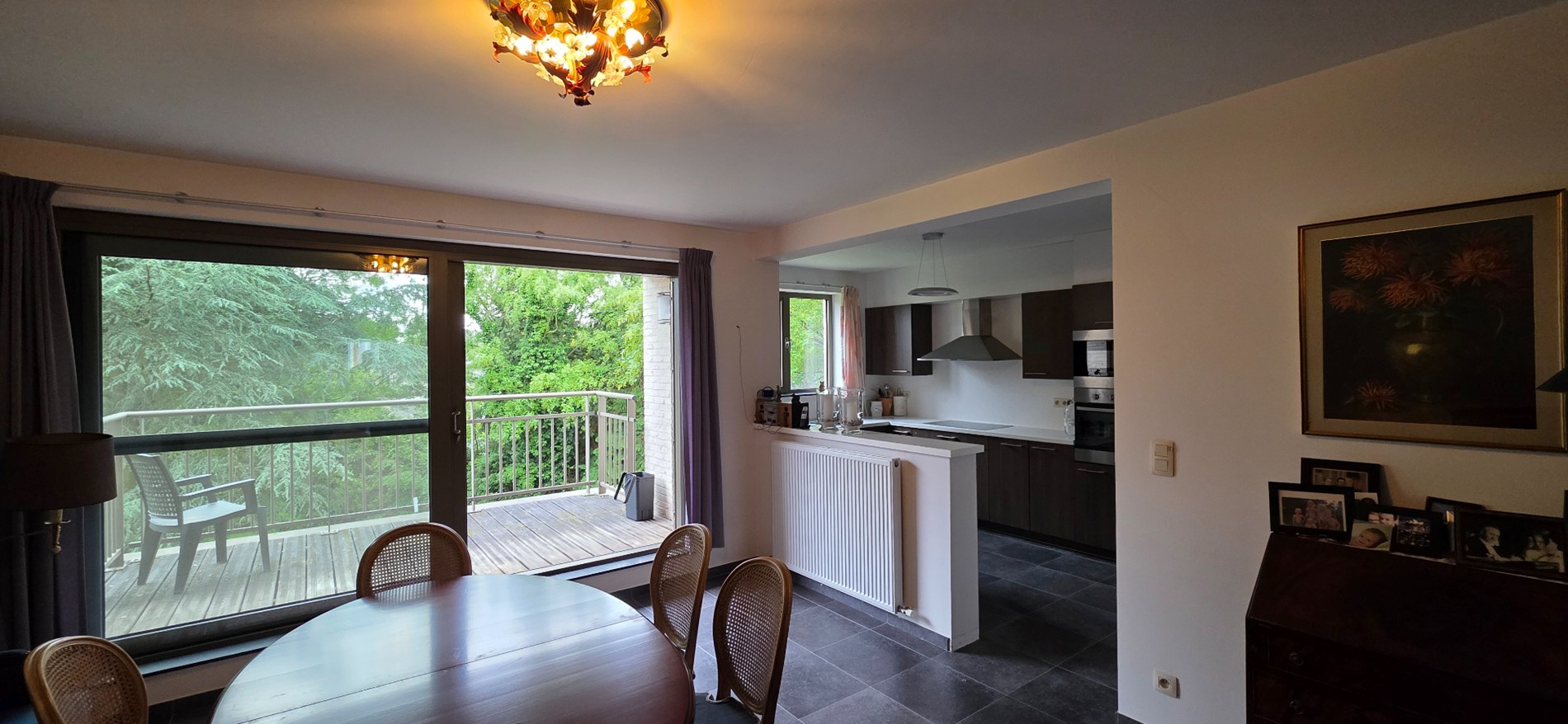 Ruim, 3 slaapkamer appartement te huur - foto 2