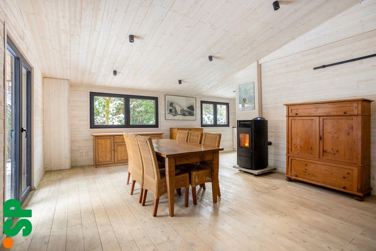 Volledig gerenoveerde chalet met 3 slaapkamers op perceel van 15A. - foto 5