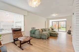 Rustig gelegen halfopen gezinswoning te Kalmthout nabij winkels, scholen, station en openbaar vervoerIn een rustige,doodlopende straat,...