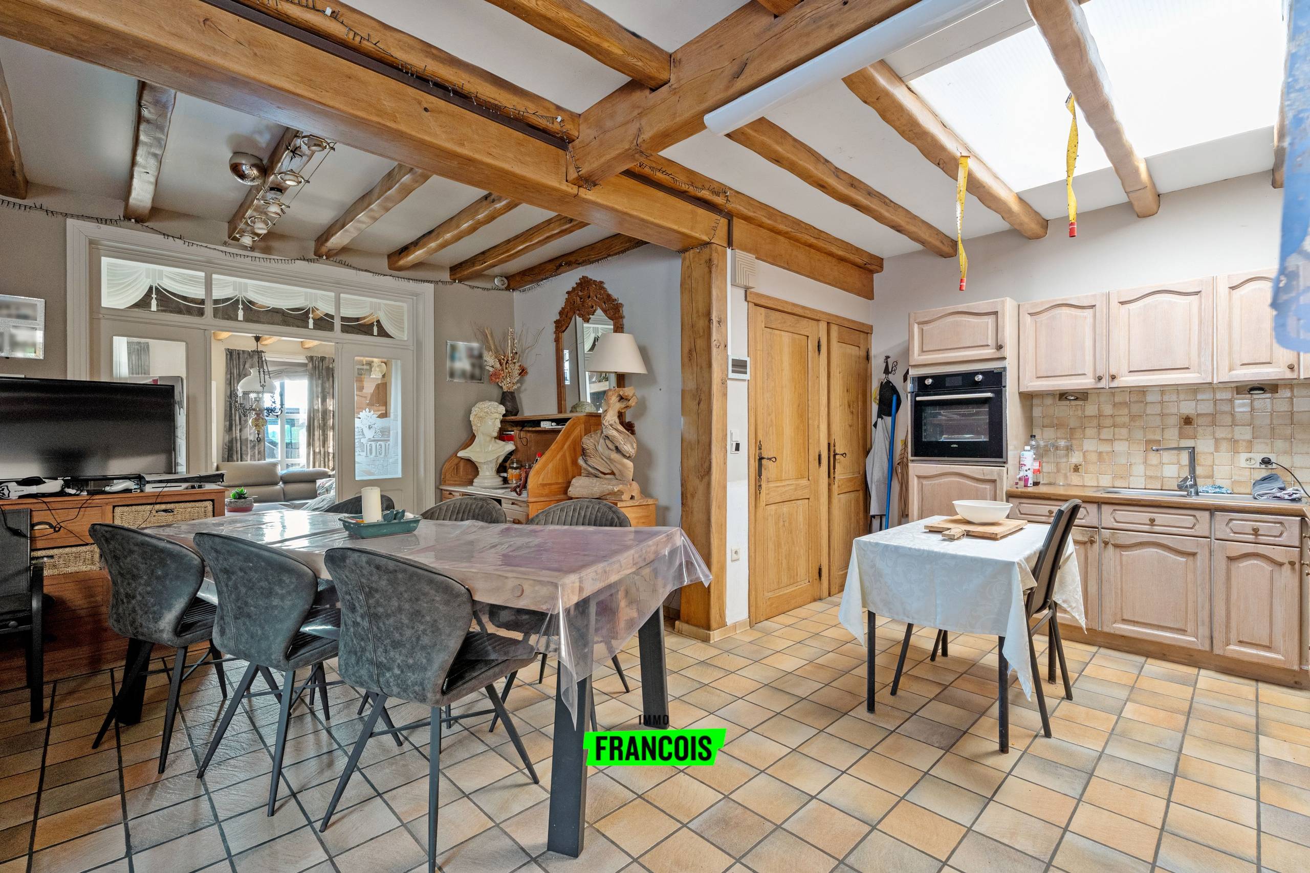 Ruime woning te koop met 5 slaapkamers en garage op landelijke ligging in Kortemark - foto 3