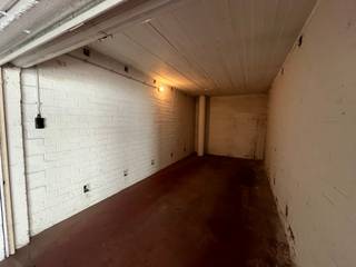 Res. Zoute House.Vlot toegankelijke garagebox op het gelijkvloers in een residentie op Kustlaan Het Zoute, ideaal gelegen tussen Albertplein en...