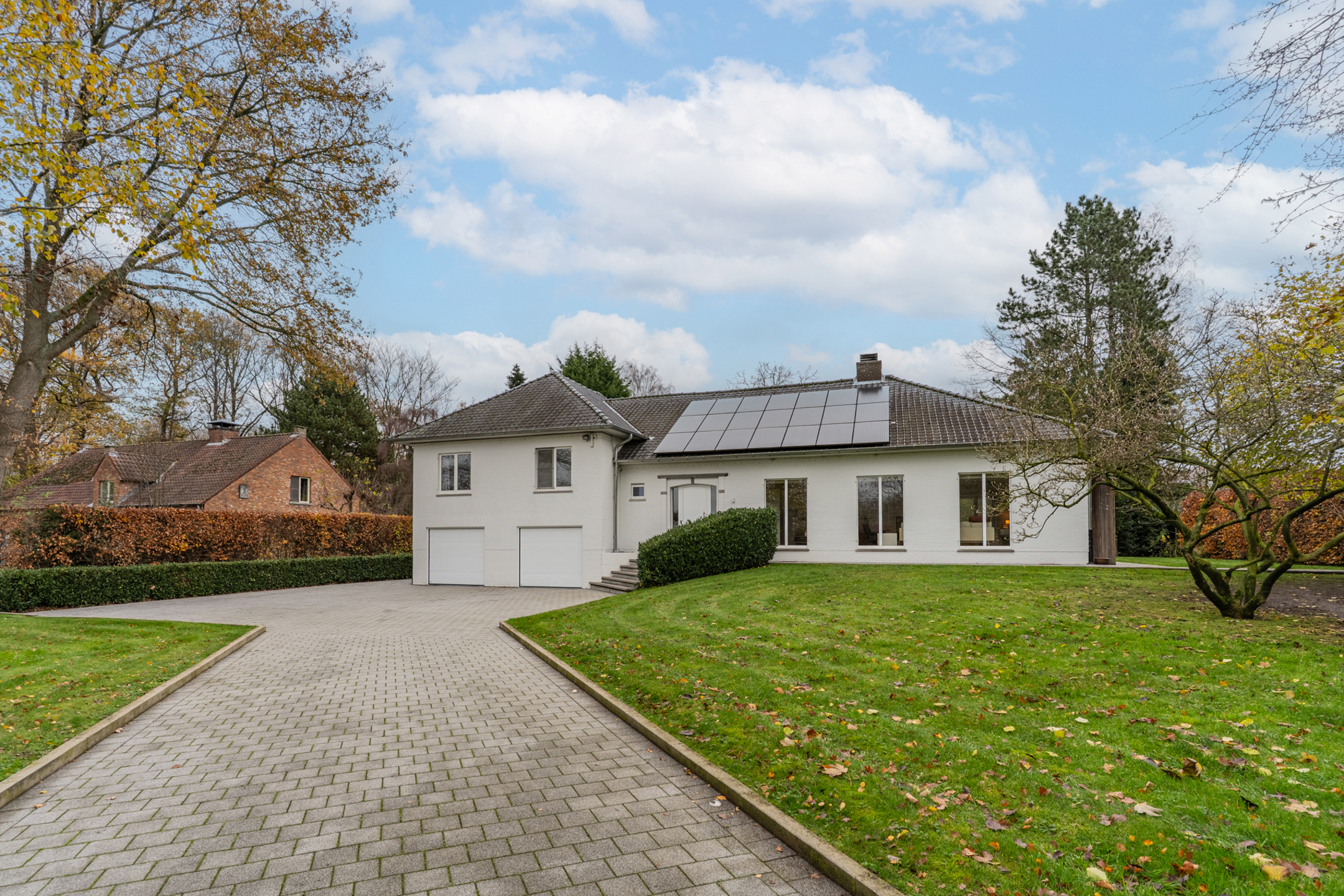 Ruime villa met zwembad op 3605 m² in groene omgeving - foto 2
